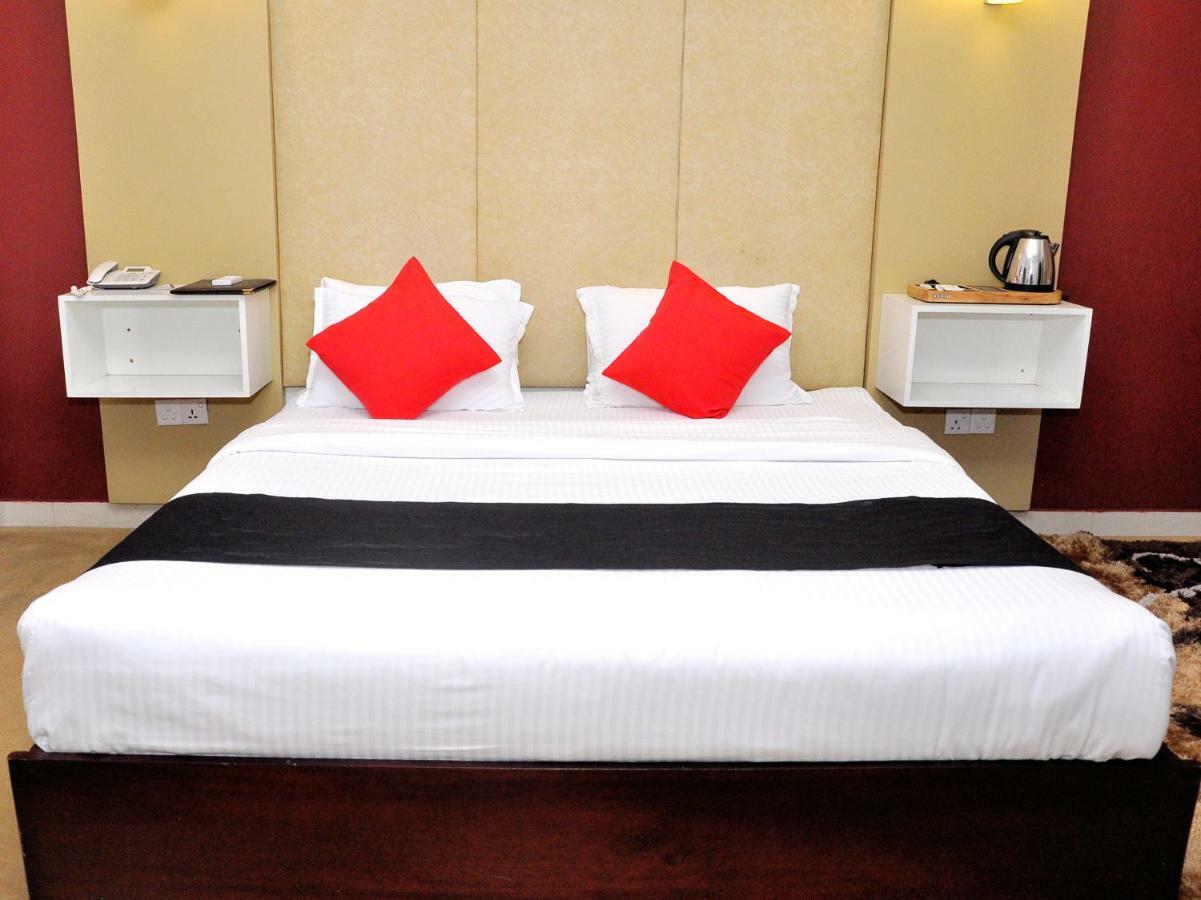 Laa Adams - The Luxurious Living Hotel Hatton Buitenkant foto