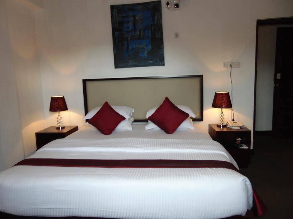 Laa Adams - The Luxurious Living Hotel Hatton Buitenkant foto